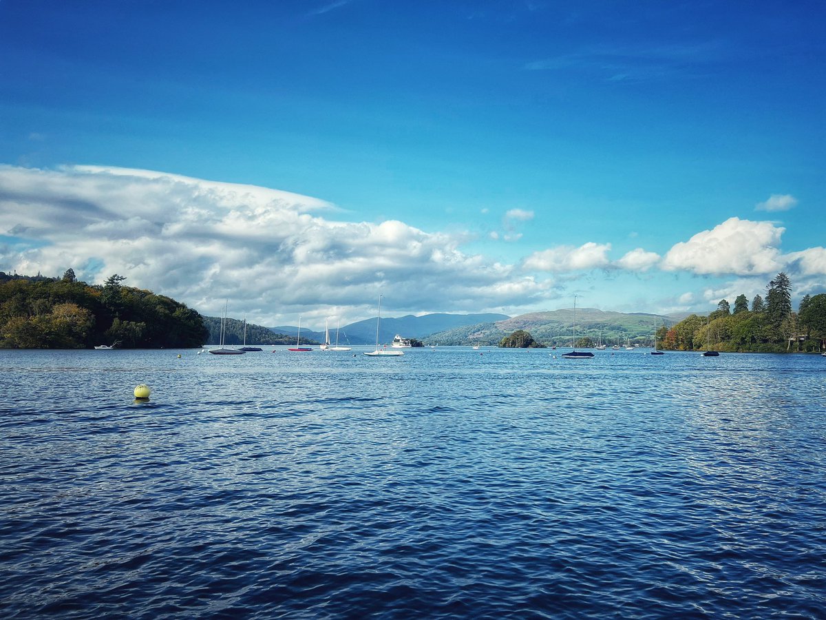 📍Bowness-on-Windermere, The Lake District 

#uk_outdoors #lakesdistrict #nature_perfection #explore_britain #hiking_daily #fromlakelandwithlove #hikersofinstagram #livefortheoutdoors #hikingadventures #ukhikingofficial #views #gloriousbritain #cumbria #windermere #bowness