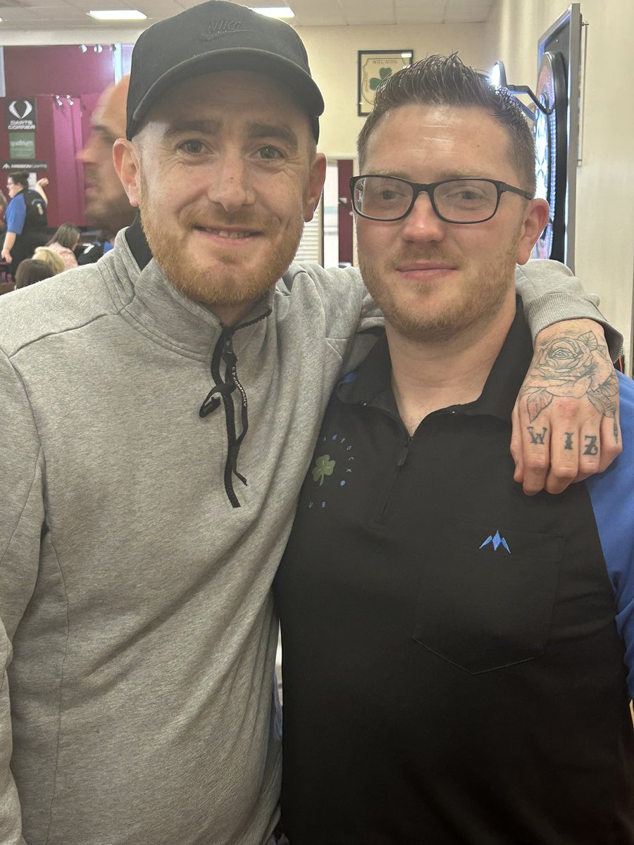 Welchy's tweet photo. Brilliant weekend at the darts just gone some players we got, 3 of the hottest properties in darts at the moment. 

3 very good men. 

UP THE HERTFORDSHIRE

@Croftyjoe @JarredCole180 &amp; Killer Killington! https://t.co/5aKKJzBv8Q