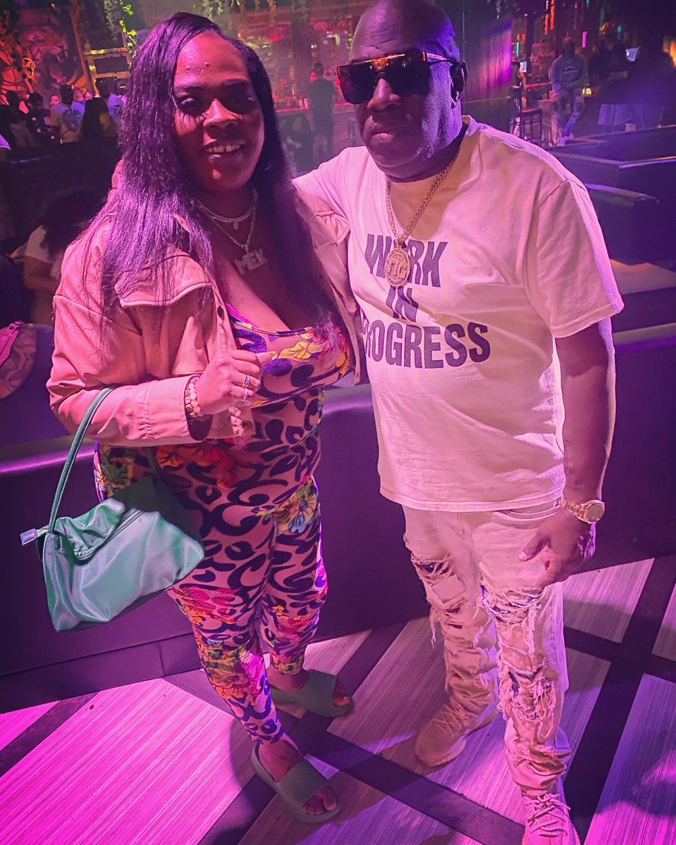MSMEKMHB's tweet photo. They say Patience is a virtual 
But nothing comes too a sleeper but a mfin dream 💯 WHEN ITS UR TURN YOU GOTTA TAKE IT 🏃🏾‍♀️🆙
Cuz ant nobody gone give u sht Yung 🥷🏾!!
N my @TeamBRankin00 
Its a honor too rub shoulders with real legends in the game! This motivates 💰🤤🅱️ https://t.co/thm5nvgDXy