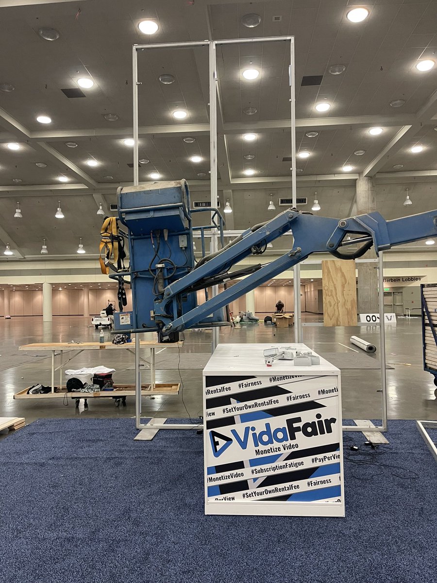VidaFair's tweet image. Runaway success of the @VidCon trade show comes to an end. 
Major thanks to all the brilliant video content creators, aggregators, agents &amp;amp; staff who helped @VidaFair make it so. 
❤️❤️❤️
We’ll see you soon! 

#MonetizeVideo #NoSubscriptions #SubscriptionFatigue #VidaFair #TVOD