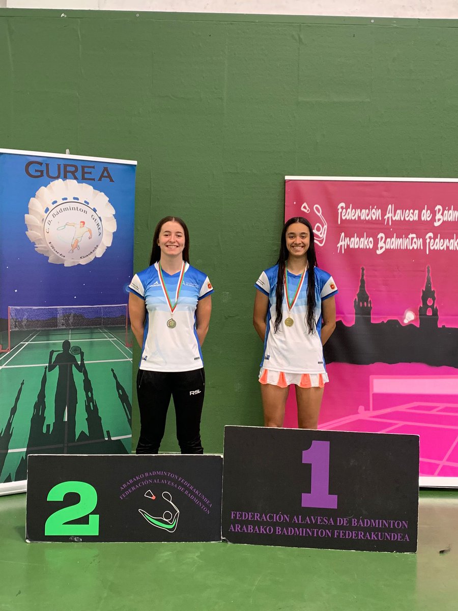 CBBelmecher's tweet photo. 📍Vitoria 
3 🥇y 2 🥈en el TTR sub-15 y sub-19 celebrado en Vitoria el sábado 30. Martina Peña consigue doble oro en IF y DF. Grandes nuestras chicas! 
Aúpa Belmecher!💙🩵🤍🏸
@CopeEstella2 @Deporte_navarro @FundMIndurain @deporte_na https://t.co/jkkgQJ8be2