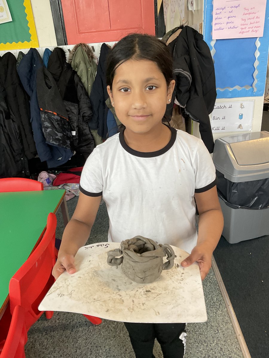Citrine have been busy making Greek clay pots in class last week! <a href="/Richmond_HT/">Richmond Academy</a>