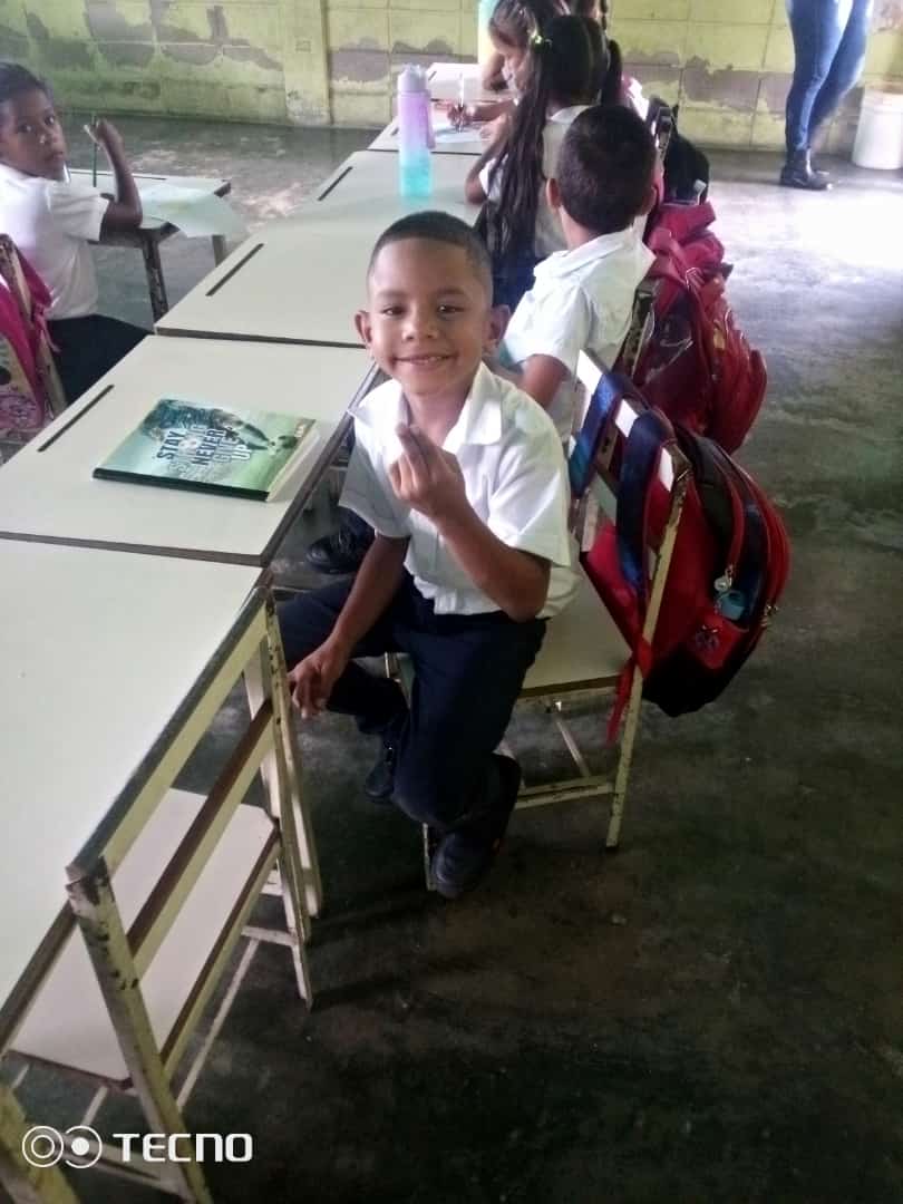 #Aragua Iniciando Clases 2do Grado UEN Panaquire Zamora  Aragua 
#VenezuelaPresenteEnLaEscuela <a href="/NicolasMaduro/">Nicolás Maduro</a> <a href="/_LaAvanzadora/">Yelitze Santaella</a> <a href="/Soykarinacarpio/">Karina Carpio</a> @cd