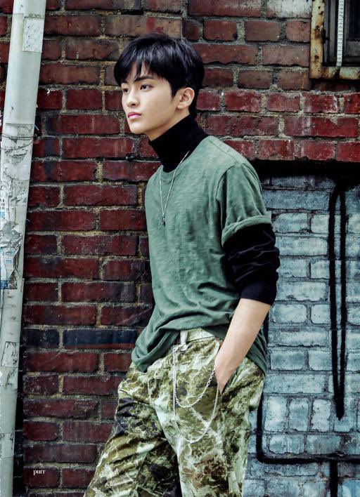 youloveme___66's tweet photo. 아가랑 연애 시작한 군인 이막크
아가가 먼저 들이대서 만난 거지만
뼈군인맠소령은 애정표현이 서툴어요... https://t.co/588LQ5l1Pj