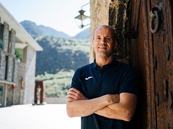 ildelima6's tweet photo. Amazing job @David_rochas 📸🇧🇷 for the @guardian 🇬🇧🗞️ Thanks @sidlowe ⚽️🫶🏻 #andorra #theguardian #casadelavall #weareandorra #sidlowe https://t.co/yQhoiqoF2J