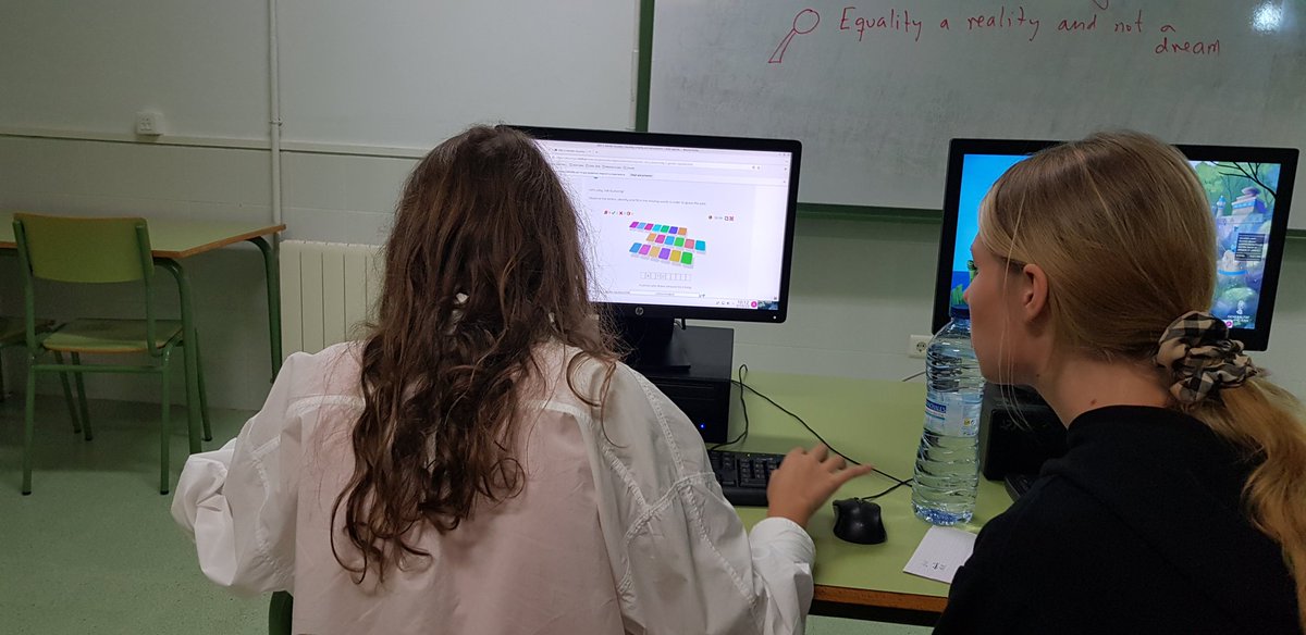 PIEDADISABELgr's tweet photo. Gamificación con las #SdeA del #proyectoEDIA EQUALITY A REALITY AND NOT A DREAM! https://t.co/aTmUNt4wFo