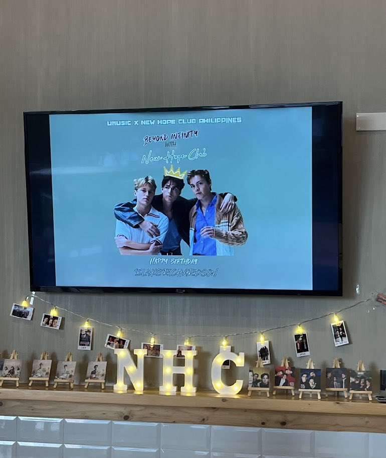 UMG_PH's tweet photo. Happy birthday @NewHopeBlake and happy 8 years @Official_NHCPH 🎂🥳

📷 | @Official_NHCPH 
#BeyondInfinityWithNHC https://t.co/L8dvkuYLNr