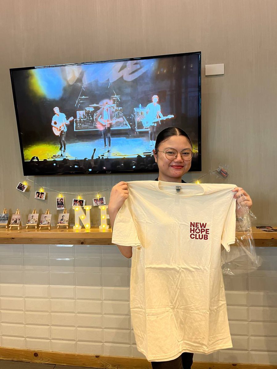 UMG_PH's tweet photo. Happy birthday @NewHopeBlake and happy 8 years @Official_NHCPH 🎂🥳

📷 | @Official_NHCPH 
#BeyondInfinityWithNHC https://t.co/L8dvkuYLNr
