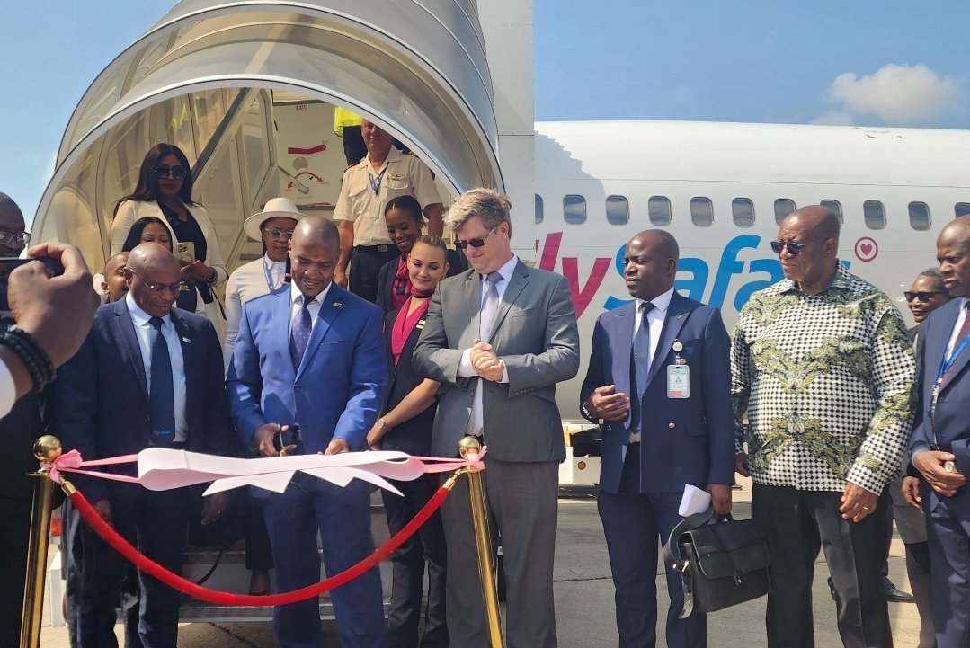 caaz_online's tweet photo. It all comes down to a water canon salute...as we continue in our mandate of air transport development, further enabling the growth of trade, investment, and tourism.
Welcome to Zimbabwe @FlySafair https://t.co/PJYAZHNAuU