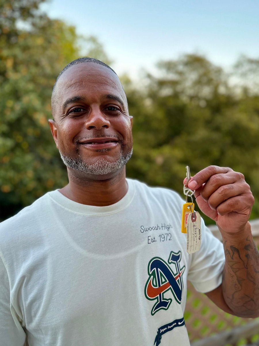 L_W_C_N_C's tweet photo. St Michael House, our second transitional home, welcomed its first resident Saturday afternoon! Here's Lewis, only hours after his release, holding the keys to the front door 🥳

 #returningcitizens #reentry #catholicchurch #transitionalhousing #catholic #secondchances https://t.co/XsUm4KXVj8