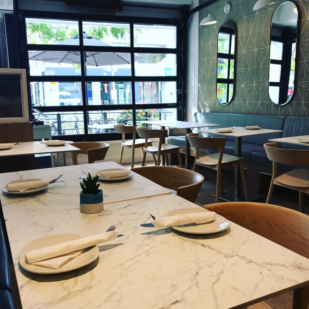TabuleToronto's tweet photo. There is just something so cozy about the remodel at our @midtownbia location - what’s your favourite change? 

#TabuleMiddleEastern 
#SupportLocal 
#SupportSmallBusiness https://t.co/LoKjUFNEa2