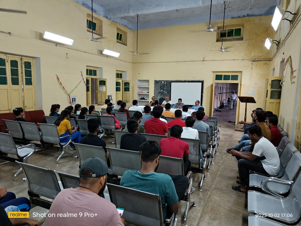 AmitavaRakshit3's tweet photo. #GivingItBack On the occasion of the 153rd birth anniversary of Mahatma Gandhi @AmitavaRakshit3,  @directoragbhu initiated a coaching class series for the final year UG students by the graduate and post graduate students at @srk_hostel @bhupro @dsw_bhu @registrarbhu @deanagbhu https://t.co/72GCUos6jS