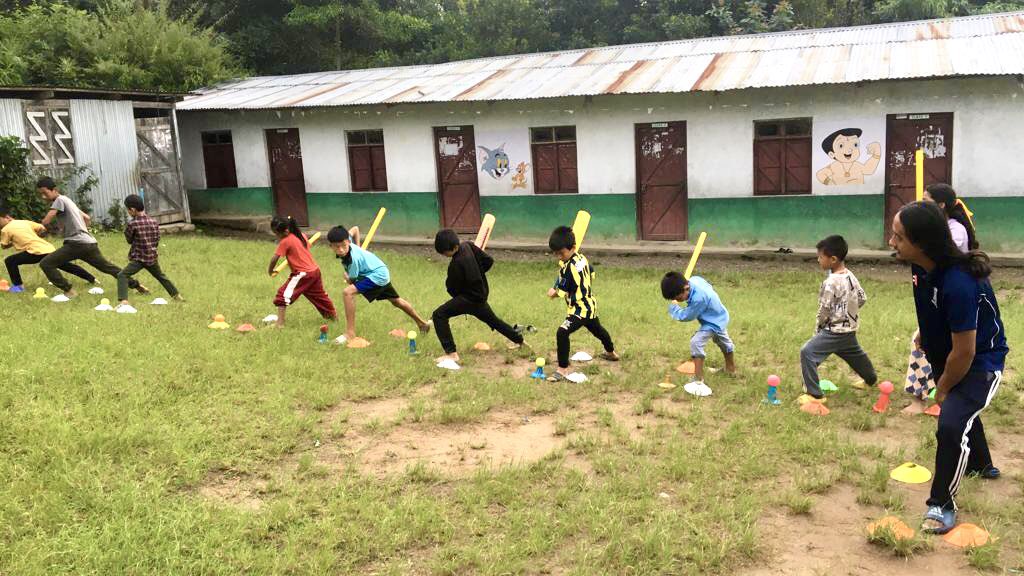 _MCCFoundation's tweet image. The monsoon season is a difficult time for the people of Nepal. As we now enter October, the monsoon is slowly coming to an end which, for the children we help to support across the country, means…

… CRICKET ❤️💛

#nepal #cricket #mccfoundation