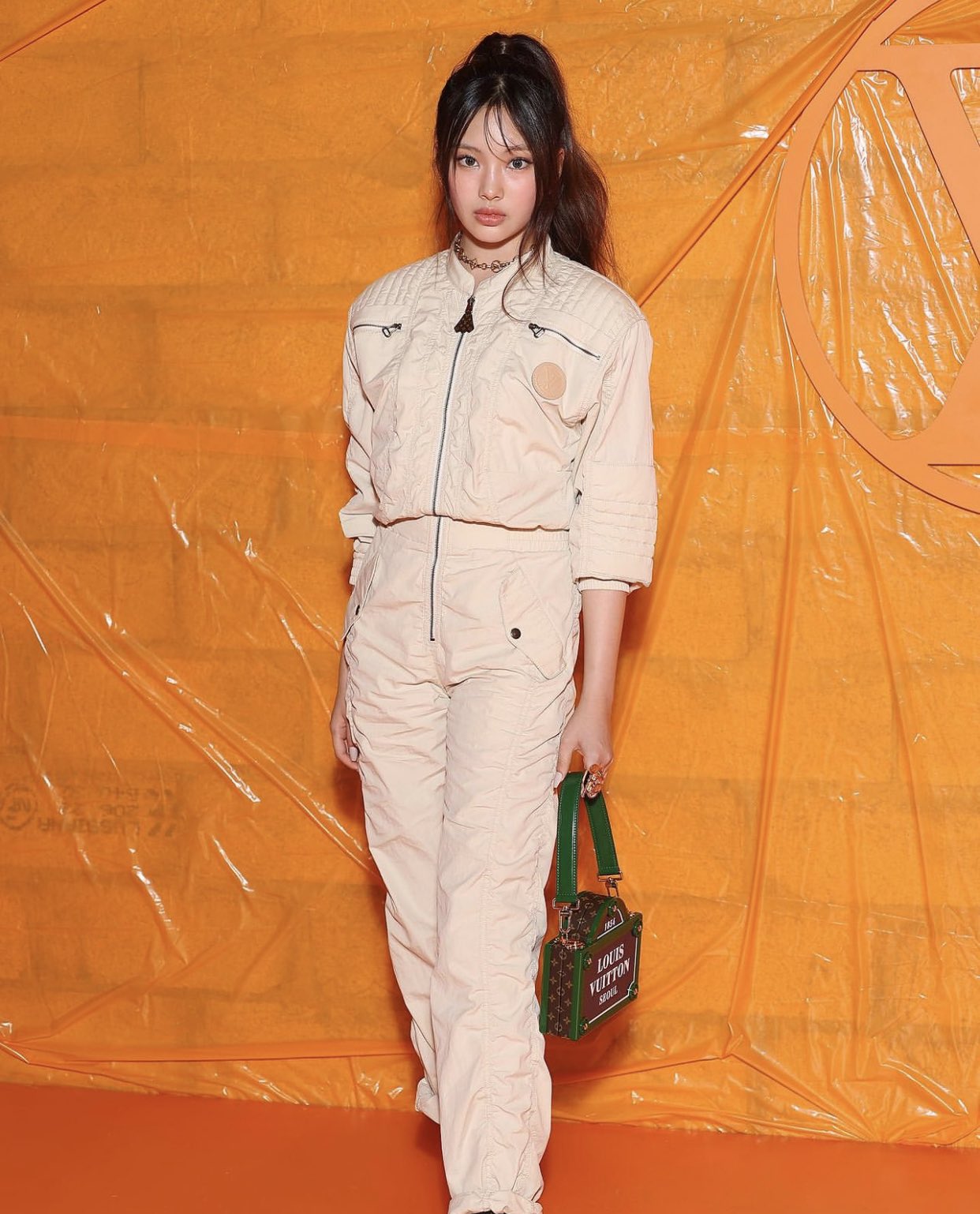 NewJeans Brands on X: HYEIN at Louis Vuitton SS24 #HYENxLV #HYEIN #PFW  #LVSS24 @NewJeans_ADOR @LouisVuitton  / X