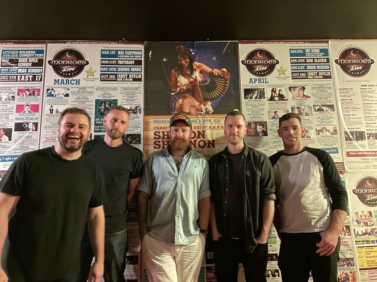 Amazing Apples (@amazing_apples) on Twitter photo Looking forward to playing in <a href="/MonroesLive/">Monroe's Live</a> this Saturday π
Doors are at 10pm and Strings & Things are kicking things off, so make sure to get in early!
#livemusic #irishmusic #galway Looking forward to playing in <a href="/MonroesLive/">Monroe's Live</a> this Saturday π
Doors are at 10pm and Strings & Things are kicking things off, so make sure to get in early!
#livemusic #irishmusic #galway