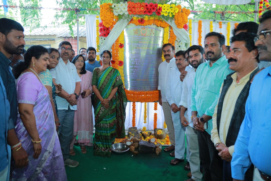 Hon Min. of #education Smt @BrsSabithaIndra  laid the foundation for the new administrative, academic, and hostel buildings  proposed with Rs 20 Cr in Government College of Physical Education (GCPE) in Domalguda today.  
#ThankYouKCR