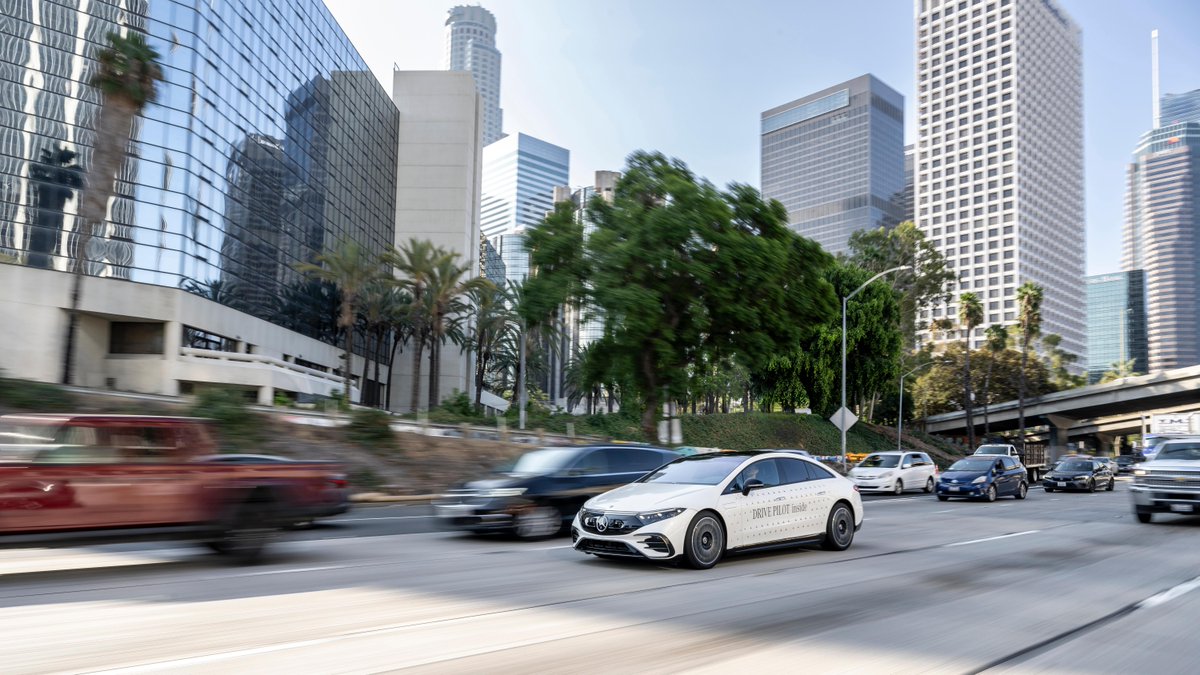 MercedesBenz's tweet photo. DRIVE PILOT- the automated driving revolution. The class-leading system for conditionally automated driving, will be rolled out to the U.S. in late 2023 with in the states of California and Nevada.

More: https://t.co/s3naIFgJ88 https://t.co/h3FTqASoac
