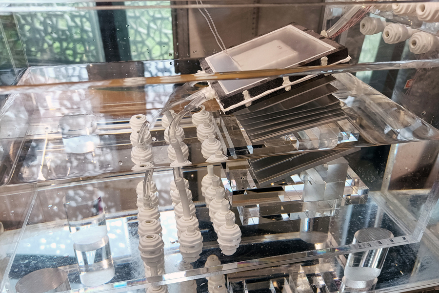 pvmagazine's tweet image. MIT scientists develop solar desalinator with high water output: Massachusetts Institute of Technology (MIT) researchers have developed a solar desalinator with high water output, via a multi-stage system of… #renewableenergy #solarenergy #sustainability dlvr.it/SwtsBl