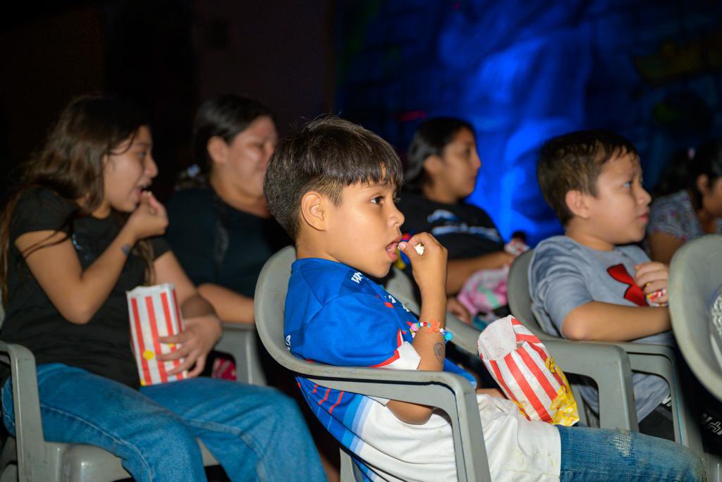 Sackjuarezc's tweet photo. El 01 de octubre, celebramos a los niños y niñas salvadoreños con una noche de cine, actividades recreativas y comida 👦🏻👧🏻 https://t.co/VDxF8s0rI2