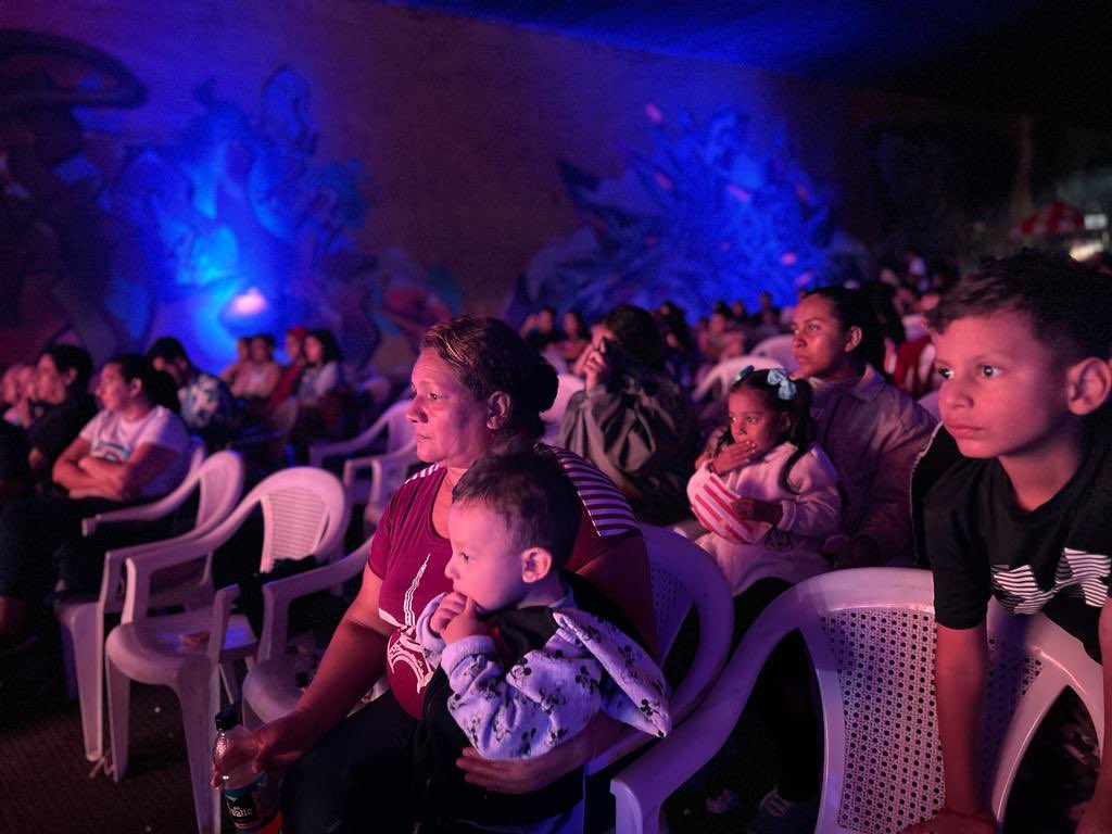 Sackjuarezc's tweet photo. El 01 de octubre, celebramos a los niños y niñas salvadoreños con una noche de cine, actividades recreativas y comida 👦🏻👧🏻 https://t.co/VDxF8s0rI2