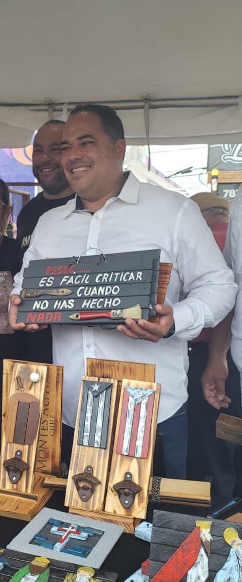 BlackAlarious's tweet photo. Oye @Carmelorios ya veo que encontraste la descripción de tu paso por la Secretaría General del @pnp_pr 

#CosaBarbara https://t.co/SeKc3SlIhG