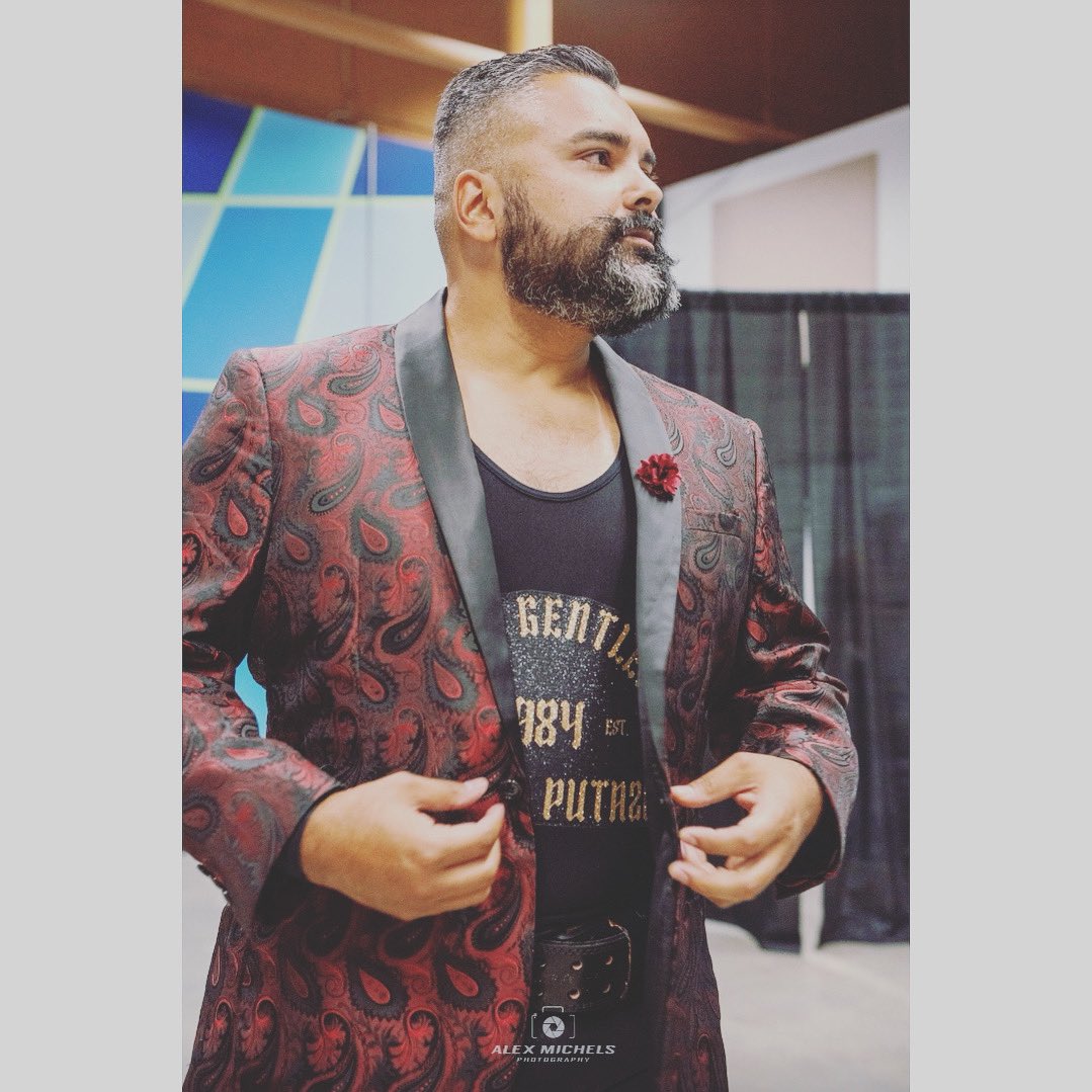 milesmorapro's tweet photo. “You look good for almost 40.”
“Fuck you! I look good, period.”

Photography by Alex Michels

#professionalwrestling #prowrestling #indiewrestling #indywrestling #ironheartprowrestling #fashion https://t.co/DUN5O0JzQk