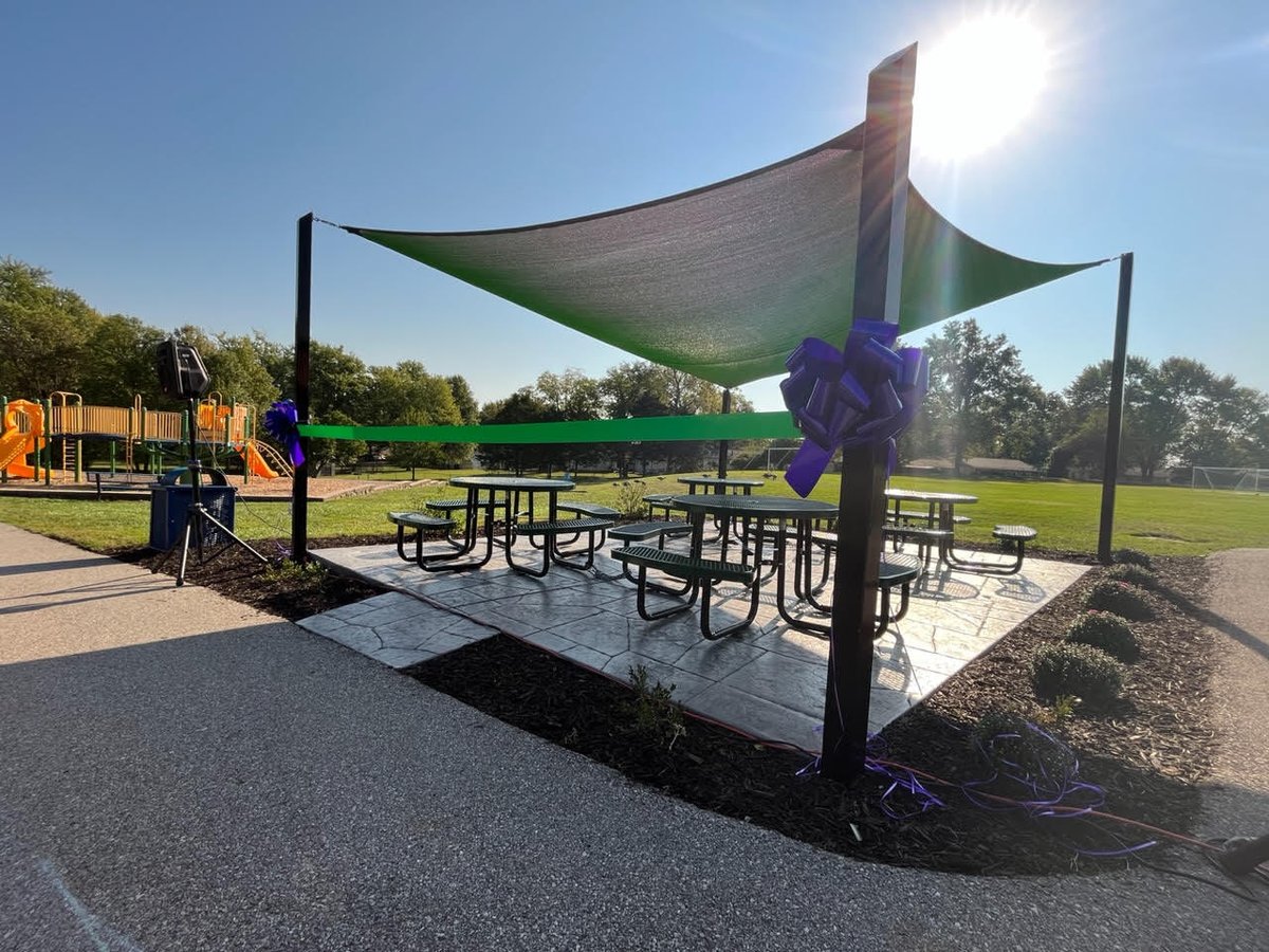 What a pleasure to honor the memory and legacy of Mrs. Gentry!!! Thank you to ⁦<a href="/WoertherPTO/">Woerther PTO</a>⁩ and ⁦<a href="/rockwoodschools/">Rockwood School Dist</a>⁩ for supporting this project. Thank you to the Woerther community for coming out to share your love and appreciation of Mrs. Gentry!!! #woertherfamily
