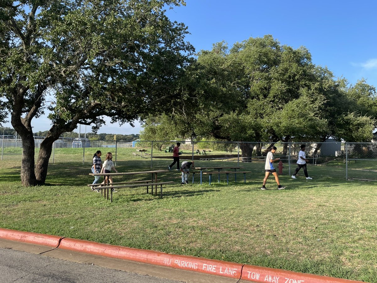 sciencepusher's tweet image. Aerospace started off our unit on gps and radio navigation with a quick visit to my campus geocache course. First team to locate and record all six locations wins! They built cohesive teams, had a blast, and we all got our steps in for the day.