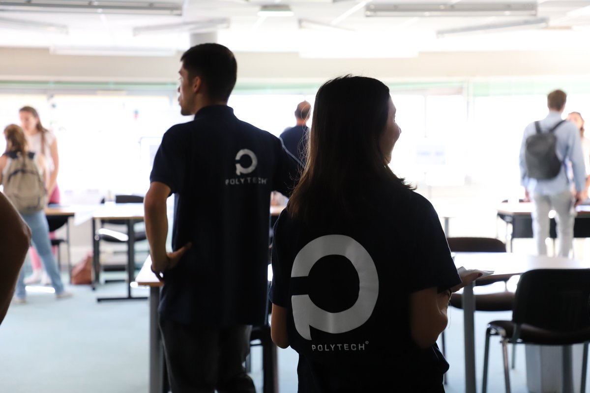 PolytechMars's tweet photo. 🟣Après-midi : Carrefour des Carrières ! 

Entreprises et laboratoires sont venus présenter leurs activités aux étudiants.

Deux écoles présentent la poursuite d'étude &amp; le double master @KedgeBS / @iae_aix  et #PolytechMarseille https://t.co/bvRgOFHz6O