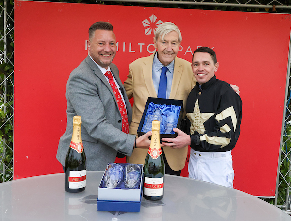 HamiltonParkRC's tweet image. 🎉 Congratulations to our 2023 CHAMPIONS 🏇

🏆 Champion Trainer - Jim Goldie Racing 
🏆 Champion Owner - Mr James Mearns Long
🏆 Champion Jockey - Andrew Mullen
🏆 Champion Apprentice Jockey - William Pyle

#hamiltonraces