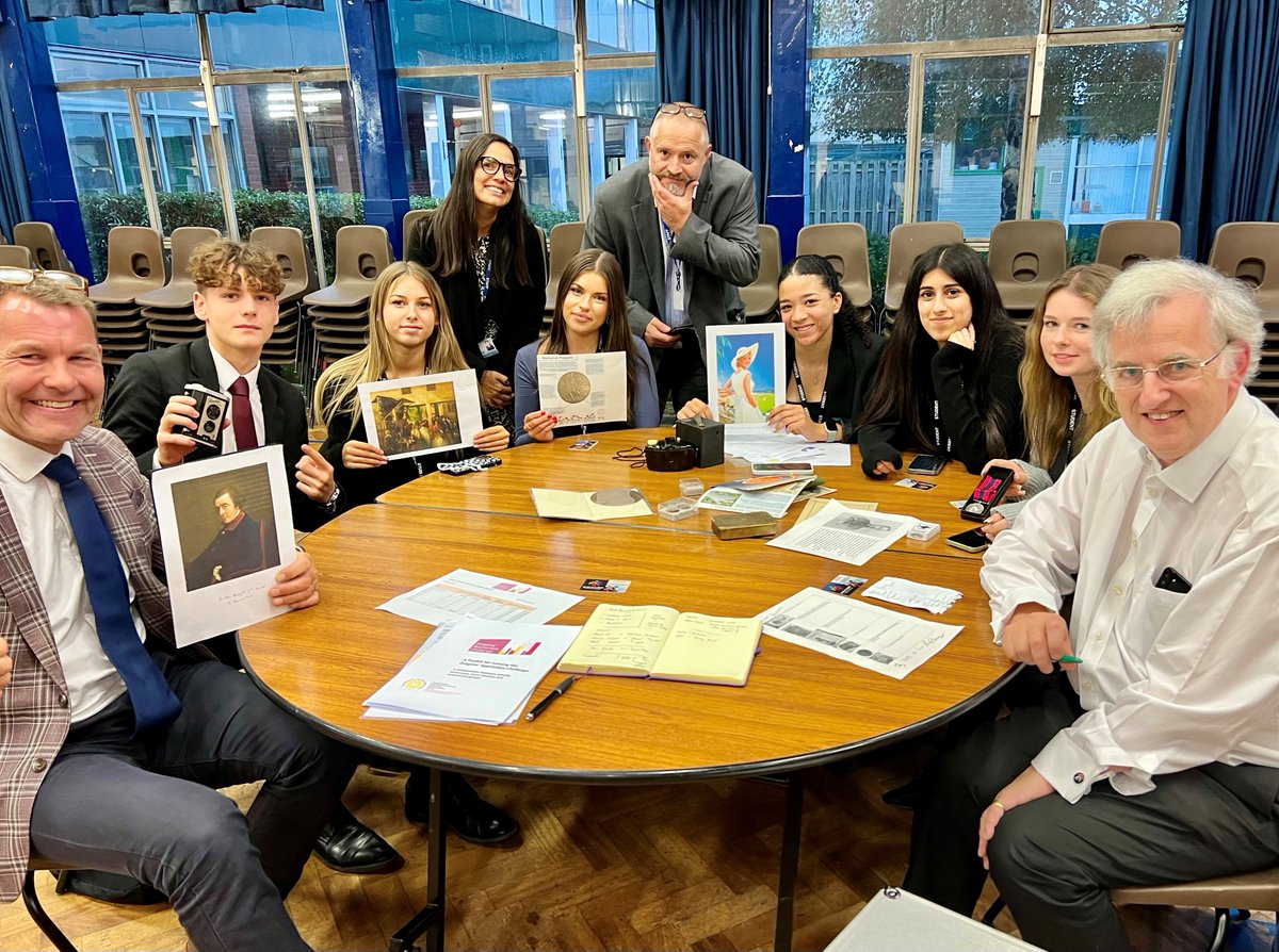 🚀 And we are off 🐲 The Dragon's Apprentice Challenge 👏 Delighted to be working as a Dragon with a group of 6th formers from @HemelHempSchool - raising money from @DacorumHeritage - so they can showcase 130k artifacts in a new heritage centre. #charity #dacorum #youngtalent