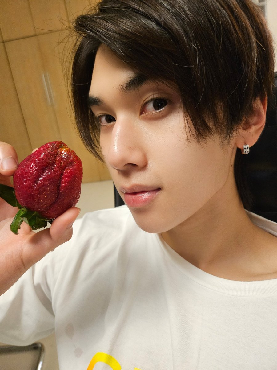 dunknatachai's tweet photo. 🍓 https://t.co/6YAZdFXCsY