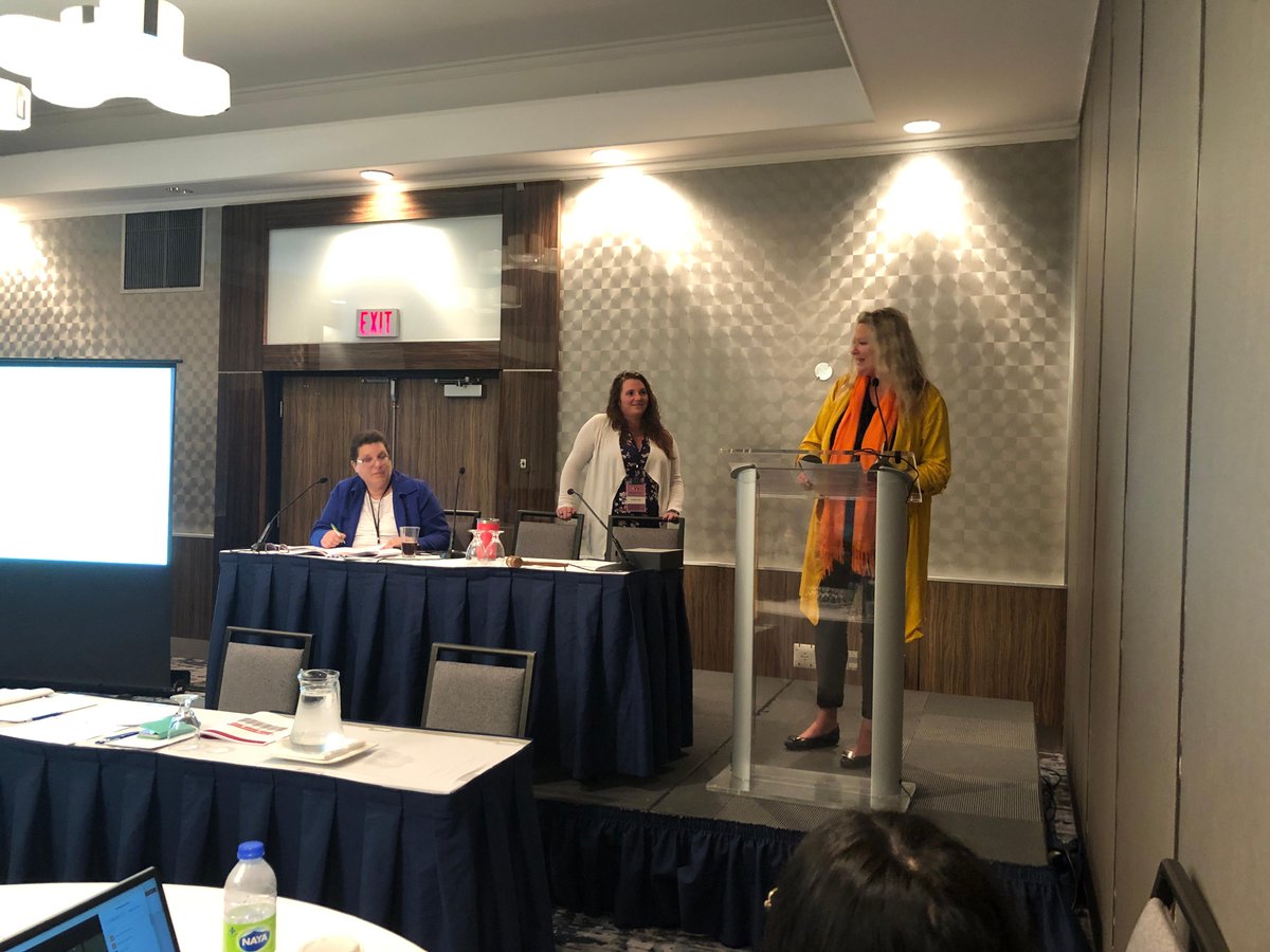 OACCPP's tweet image. Congratulations to Jennifer Lane, OAMHP President&apos;s Award winner! @WellnessRootsCA

We also congratulate the recipients of OAMHP&apos;s Certificate of Recognition: Kayleen Edwards @WellnessRootsCA and Christina Crowe @DALDTherapy.

And, yay to the winners of the AGM raffle!
