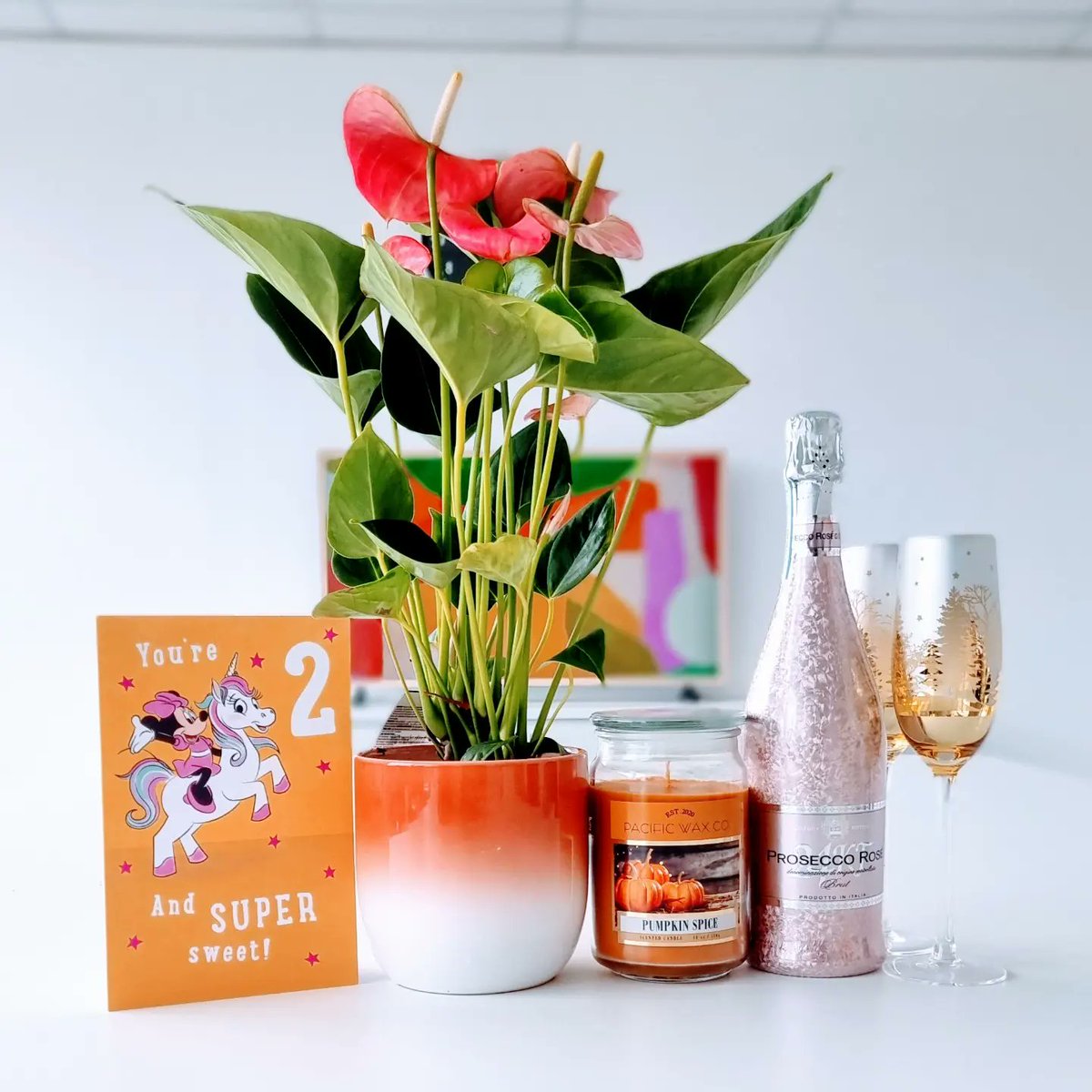 SouthgateSols's tweet photo. Congratulations to Anjali who celebrates her 2nd anniversary with us &amp; a promotion to paralegal 🎉

Anjali started with us as a client services executive &amp; moved onto a legal assistant role whilst studying for her LPC 🎓

Swipe to the second image to read about her time 💙 https://t.co/OqPia7LQrL