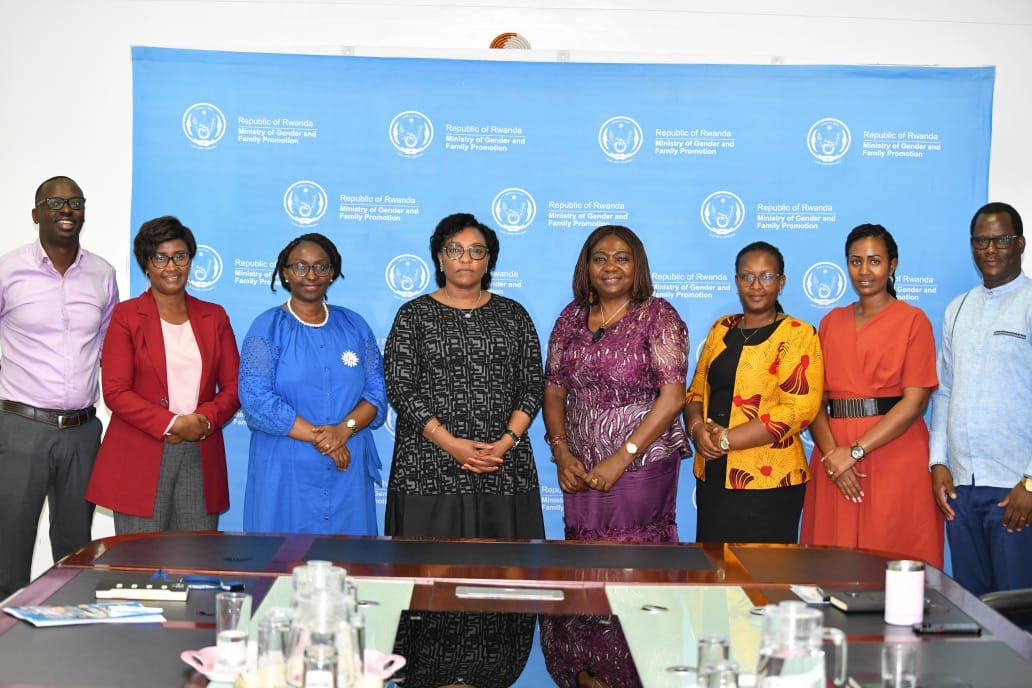RwandaGender's tweet image. Today, Minister @Dr_Uwamariya received a courtesy visit of @JennetKem, the @unwomenrwanda Country Representative.
The conversation evolved around the existing partnership in gender mainstreaming, men engage for #GEWE and girls empowerment.
