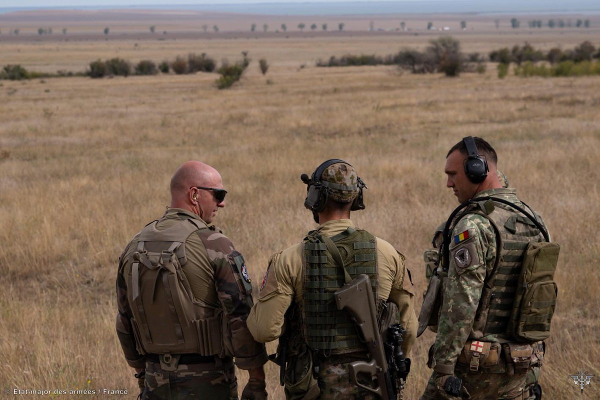 armeedeTerre's tweet image. #MissionAigle ⚔️ Zoom sur la section robotique de renseignement de l'infanterie déployée en Roumanie aux côtés de son homologue luxembourgeois 🇫🇷🤝🇱🇺

Les détails 👉defense.gouv.fr/operations/act…
#MissionsOps @EtatMajorFR @FrForcesRomania