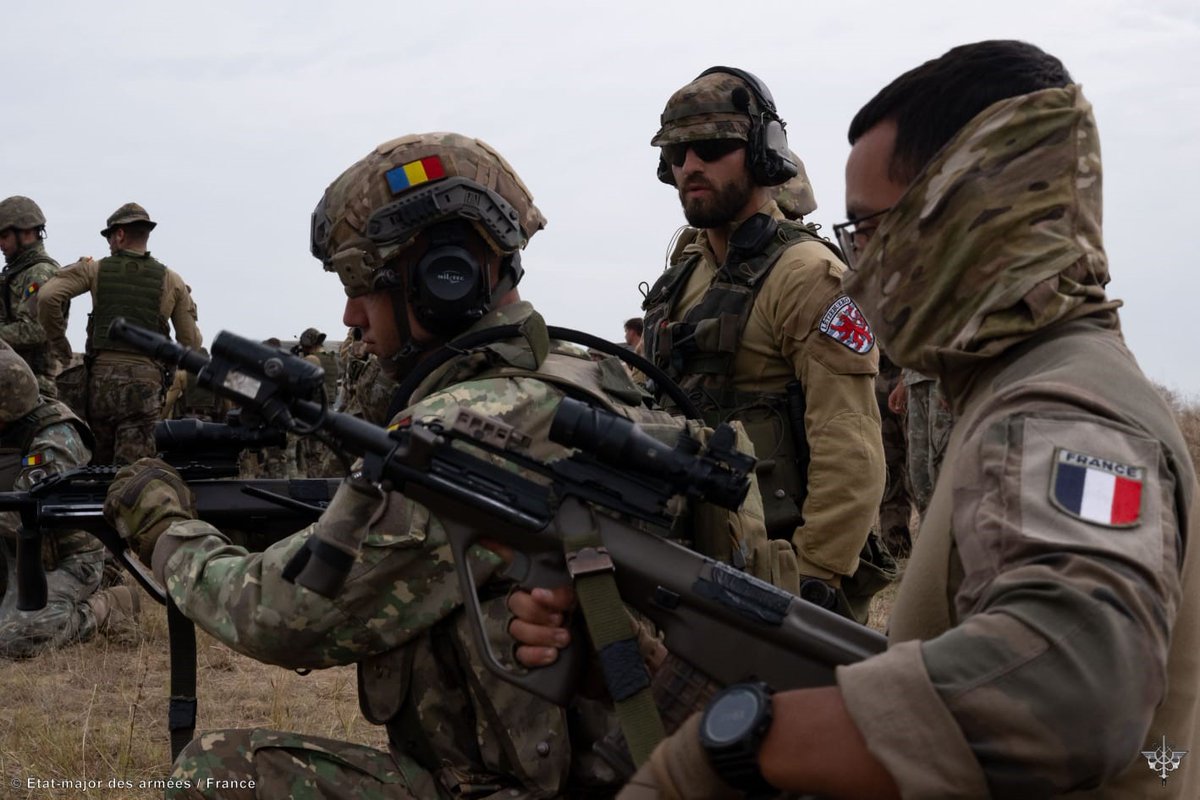 armeedeTerre's tweet image. #MissionAigle ⚔️ Zoom sur la section robotique de renseignement de l'infanterie déployée en Roumanie aux côtés de son homologue luxembourgeois 🇫🇷🤝🇱🇺

Les détails 👉defense.gouv.fr/operations/act…
#MissionsOps @EtatMajorFR @FrForcesRomania