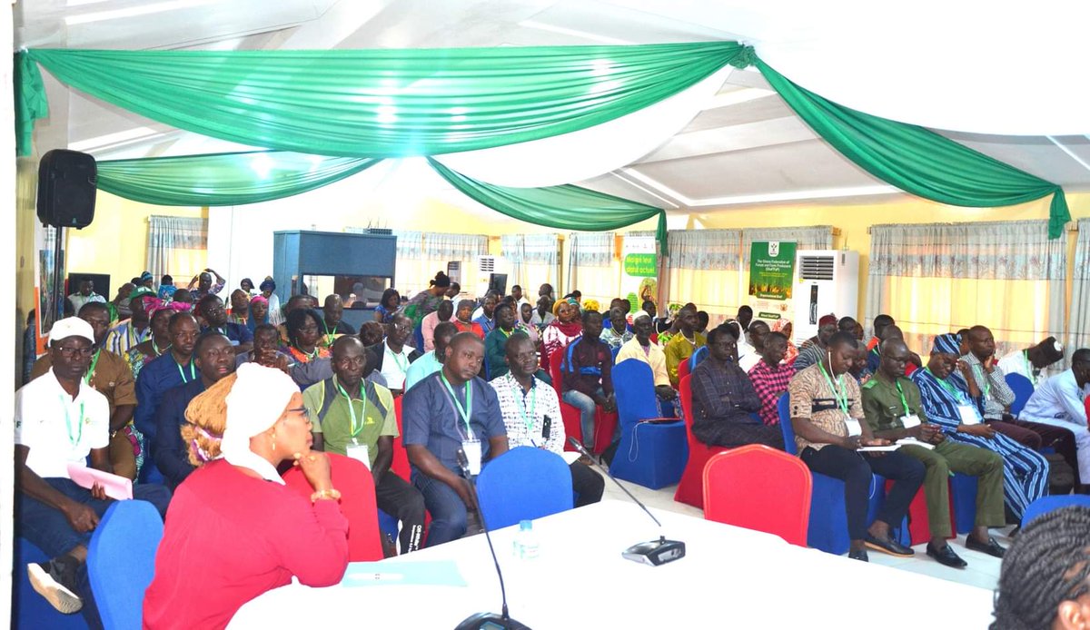 The recent conference in Sokodé emphasized the crucial role of FAPOs in restoring forest landscapes in Africa. Let's collaborate for a green and sustainable future! 🌳For more: bitly.ws/WfPV #forestfarmfacility