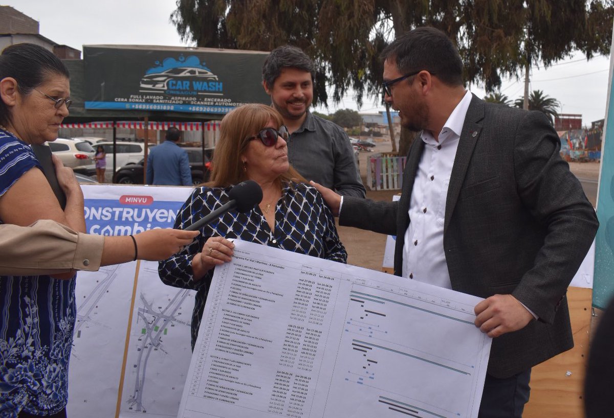 DPRTarapaca's tweet photo. 🚧DPR #Tarapacá @dquinterosr y autoridades dieron inicio a proyecto de @minvutarapaca de pavimentación del tramo Las Cabras en el sector norte de #Iquique.
👉Se enmarca en el proyecto Par Vial Juan Martínez-Arturo Fernández y contempla una inversión de $4.000 millones. https://t.co/0a4KgxfOov