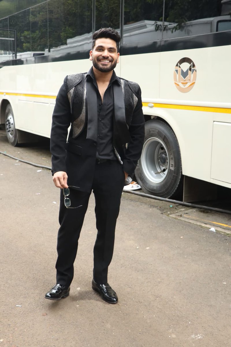 #ShivThakare looking so stylish as he was shooting for #KhatronKeKhiladi13 finale.