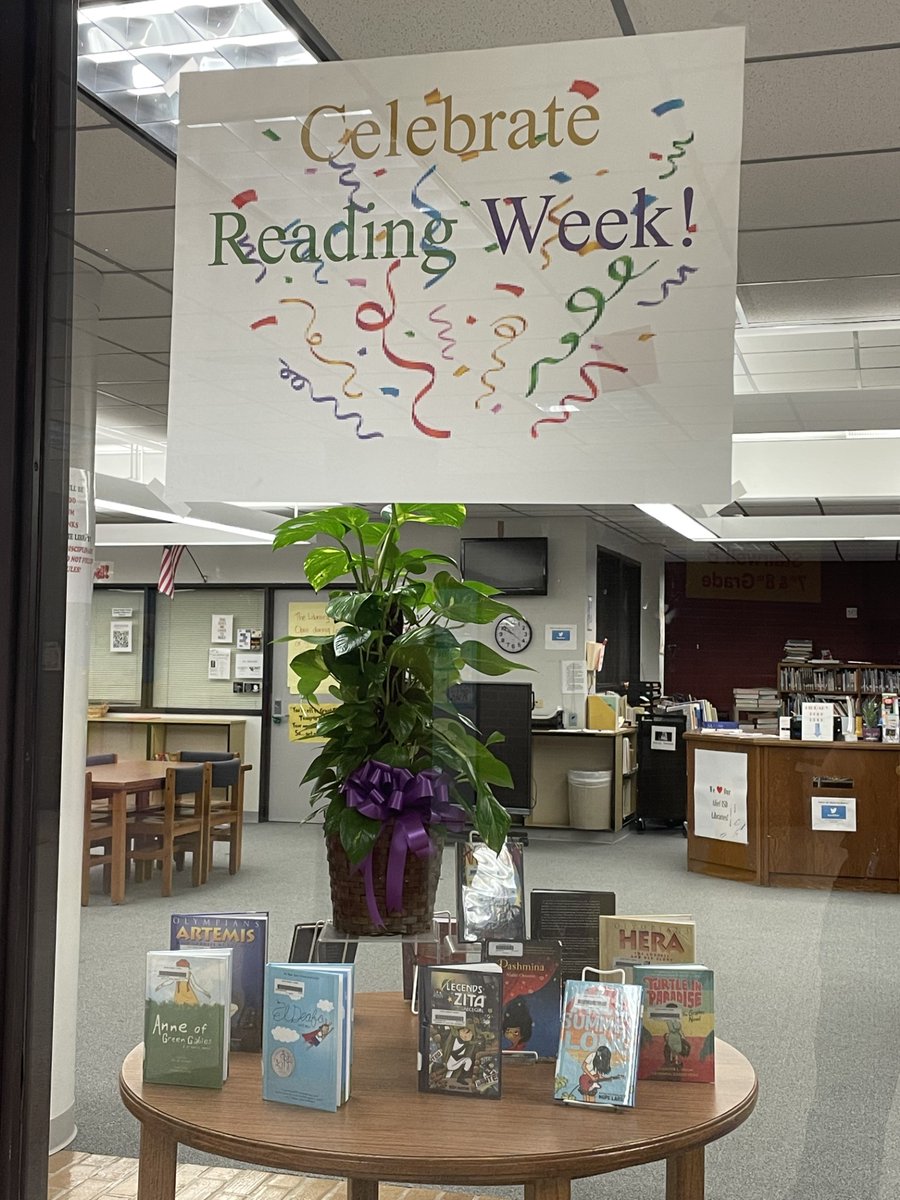 Holub_Library's tweet photo. We revere each story here at Holub Middle School Library! #CelebrateReadingWeek @Alief_Libraries https://t.co/o7CTbwbmOt