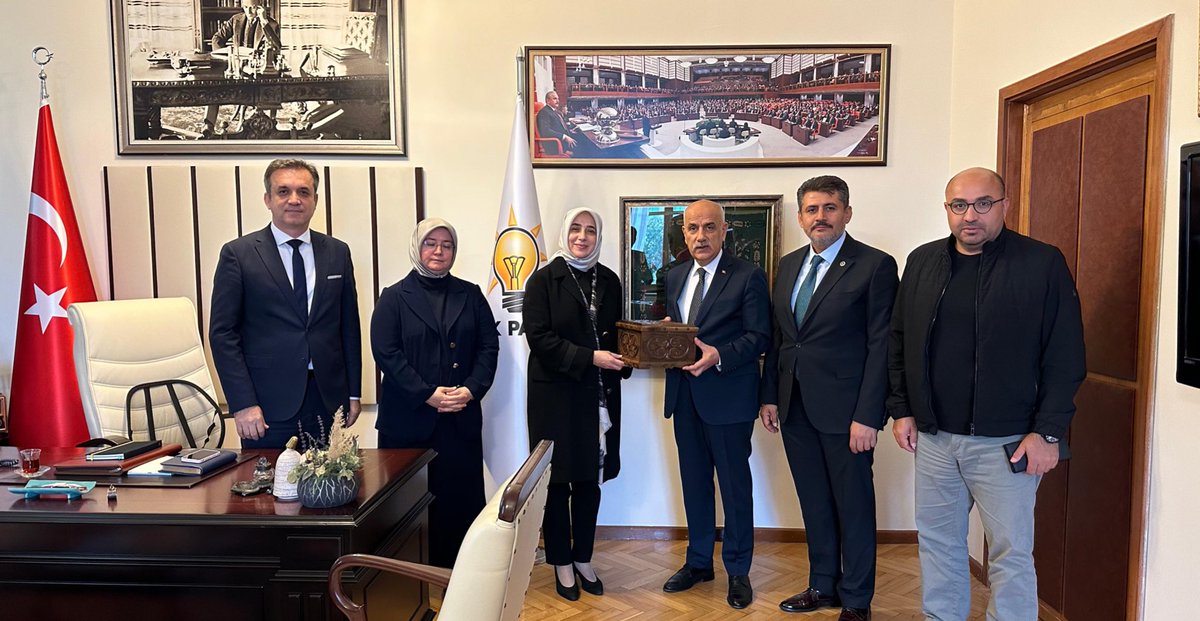 AvOzlemZengin's tweet photo. TBMM Tarım, Orman ve Köyişleri Komisyonu Başkanımız, 66. T.C. Kabinesi Tarım ve Orman Bakanımız Vahit Kirişçi ve Kahramanmaraş Milletvekillerimiz Ömer Oruç Bilal Dengici, Mevlüt Kurt, Tuba Köksal, Mehmet Şahin’e nazik ziyaretleri için teşekkür eder, çalışmalarında başarılar dilerim.