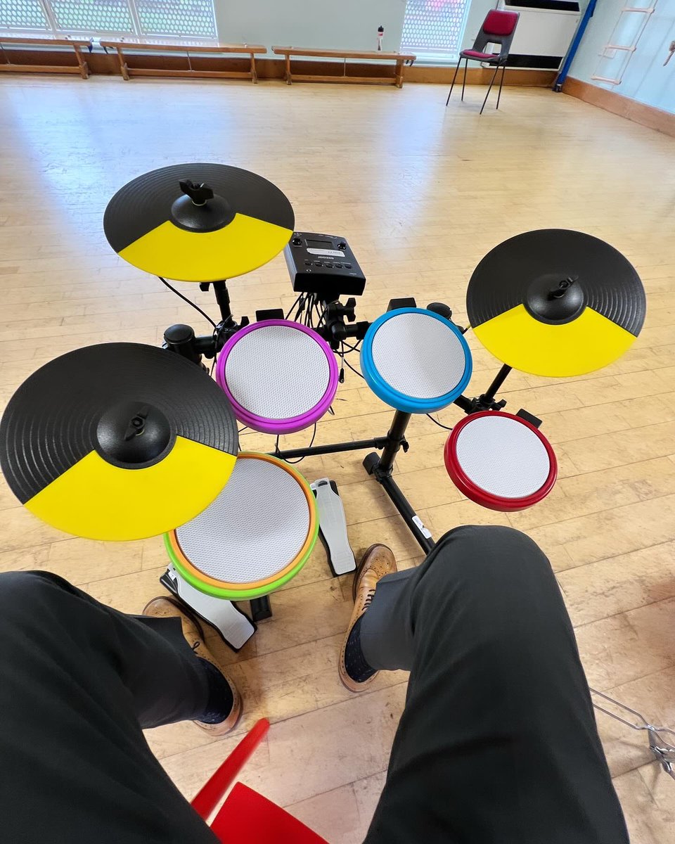 hhyouthjazz's tweet photo. The whole team at @hhmusicderby are really looking forward to seeing @charlieleedrums again! Especially as he is brilliant at teaching on these #mini #drums! Lots of new students starting lessons at #ashbournehilltop #hhmusic #access #musicisforeveryone https://t.co/VUywZpUZtd
