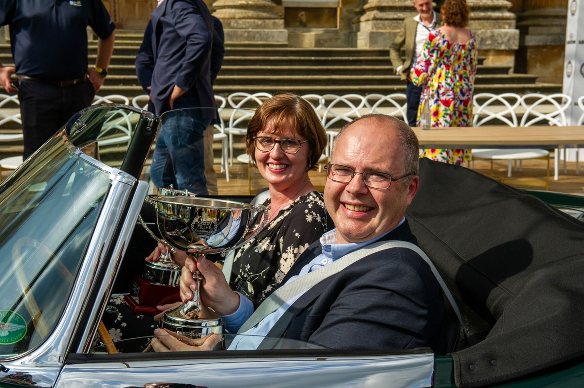 This year's spectacular Salon Privé and the 2023 Best Club Car, the most exceptional automobile on the day, awarded to the beautiful, E-Type UK sold, Jaguar E-type S1 OTS. #salonPrivé #classiccarconcour #concours #winningcar #etypeuk #etypejaguar #hamptoncourtconcoursofelegance