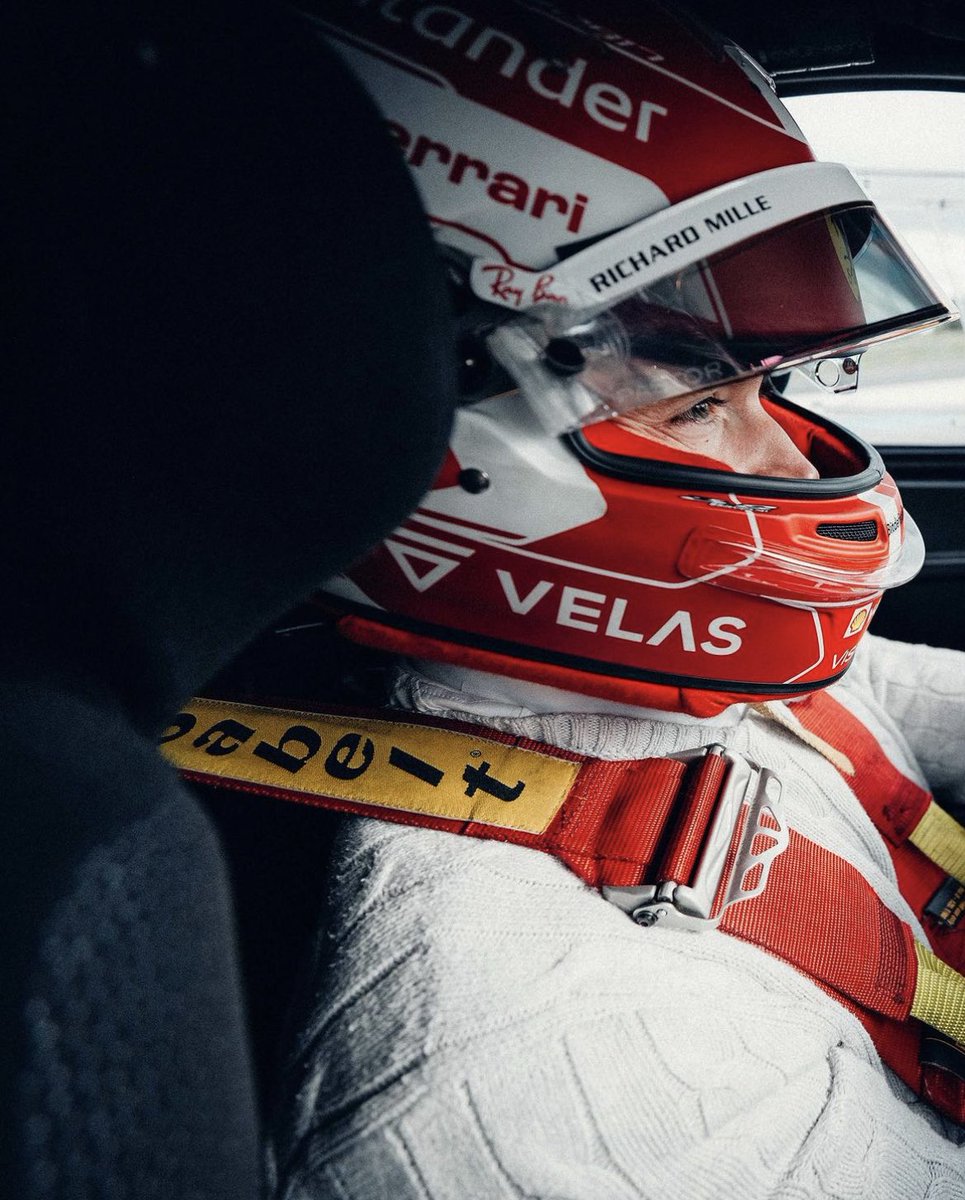 f1stargirl's tweet photo. pra pilotar só sendo meu piloto https://t.co/T5g7QwmfBP