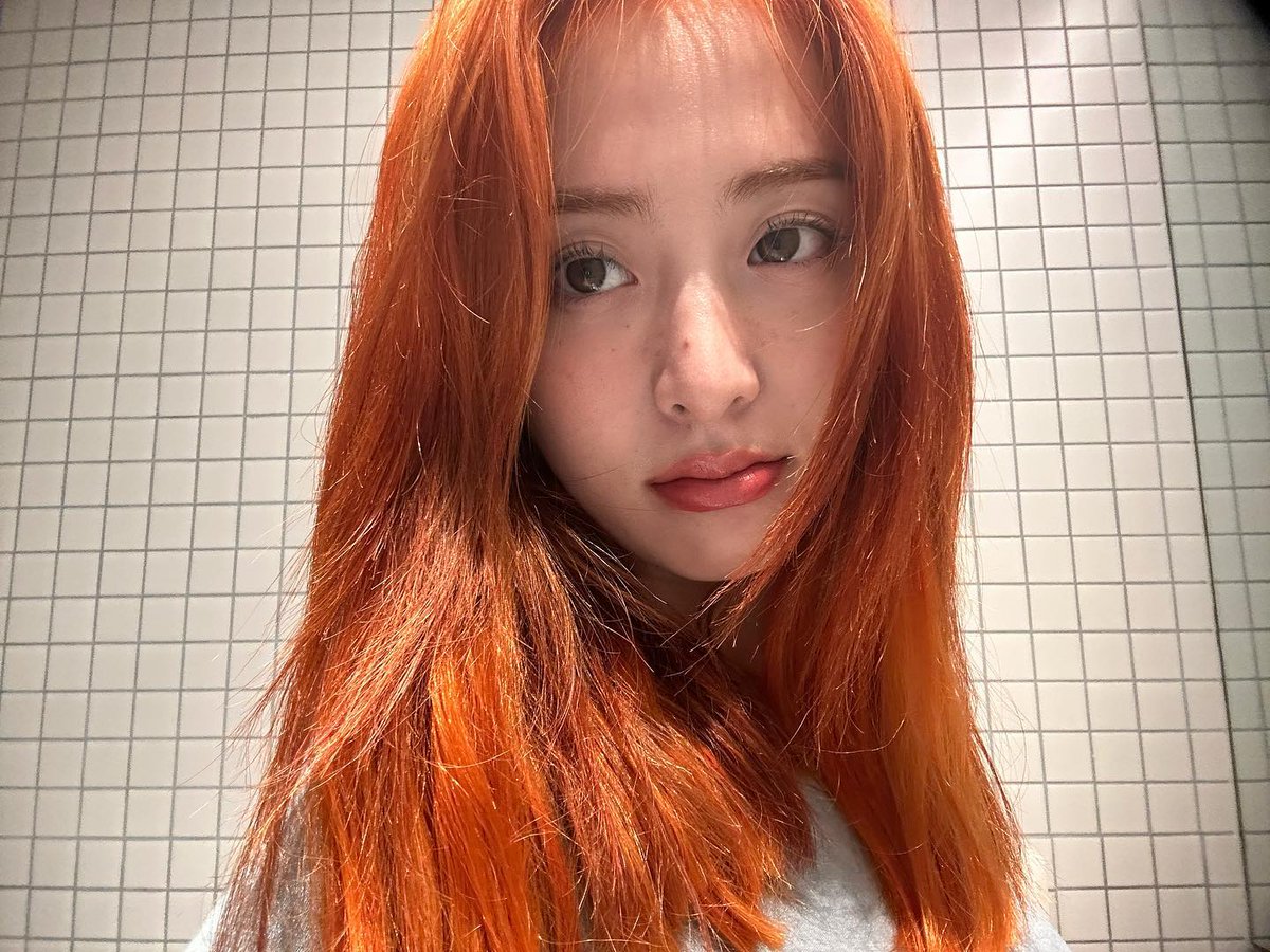 elsserafim's tweet photo. yunjin ig update:
"you are exactly where you need to be because if you were supposed to be somewhere else you would be there."

beyond proud of you jennifer 🫶🥹 https://t.co/6dvRU5bnDu