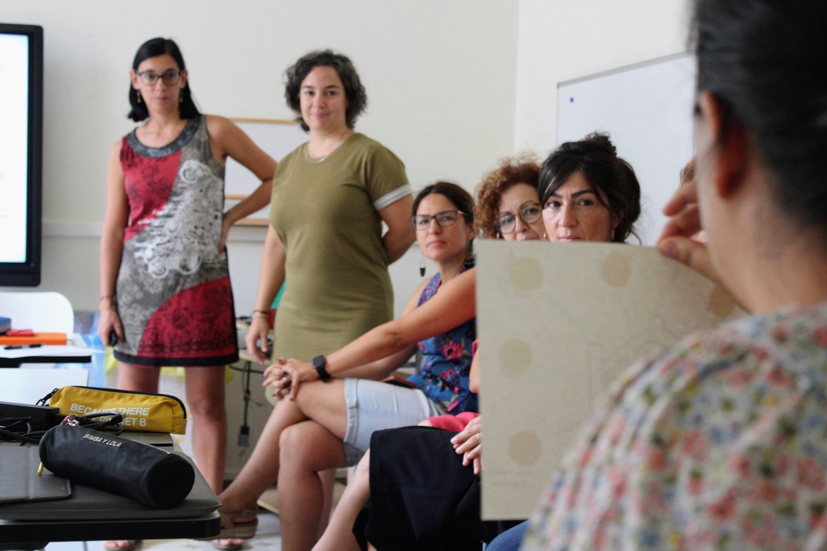 EscPratdelariba's tweet photo. Reimaginem el món i fem-ho realitat!

Primera sessió de formació en claustre del #ProgramaFaig del @cesirecat

Som-hi! 🥚

#EcosistemaEducatiu
#Vivadiversaipública

#FAIG #ProgramaFAIG #CESIRE #escola #escolapública #escolapúblicareus @ReusXarxa https://t.co/roIzsohVA5