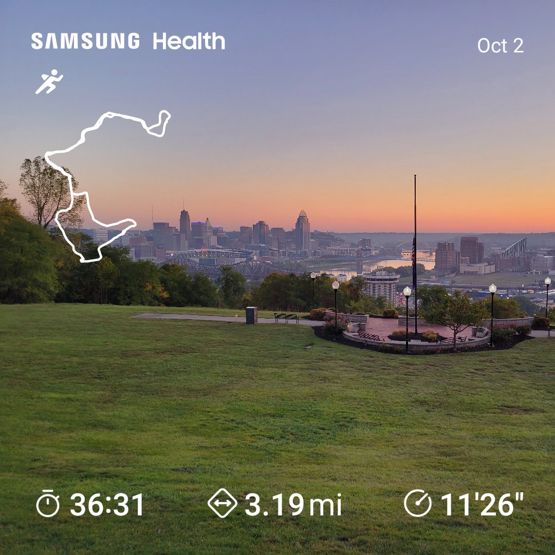 chrismlantz's tweet photo. Day 275, matching my streak from 2020.  Getting out early with @amyklantz for today's run.  #runstreak https://t.co/PFmnz433b1