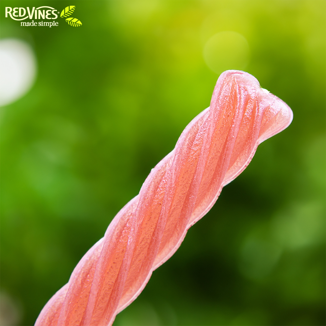 RedVines's tweet photo. One twist, endless possibilities! 🙌🏼
🛒 https://t.co/Dr9fT3jgHi
#BetterMein23 #MadeSimple #PeaceLoveandVines #RedVines https://t.co/EGOuo3rAIw