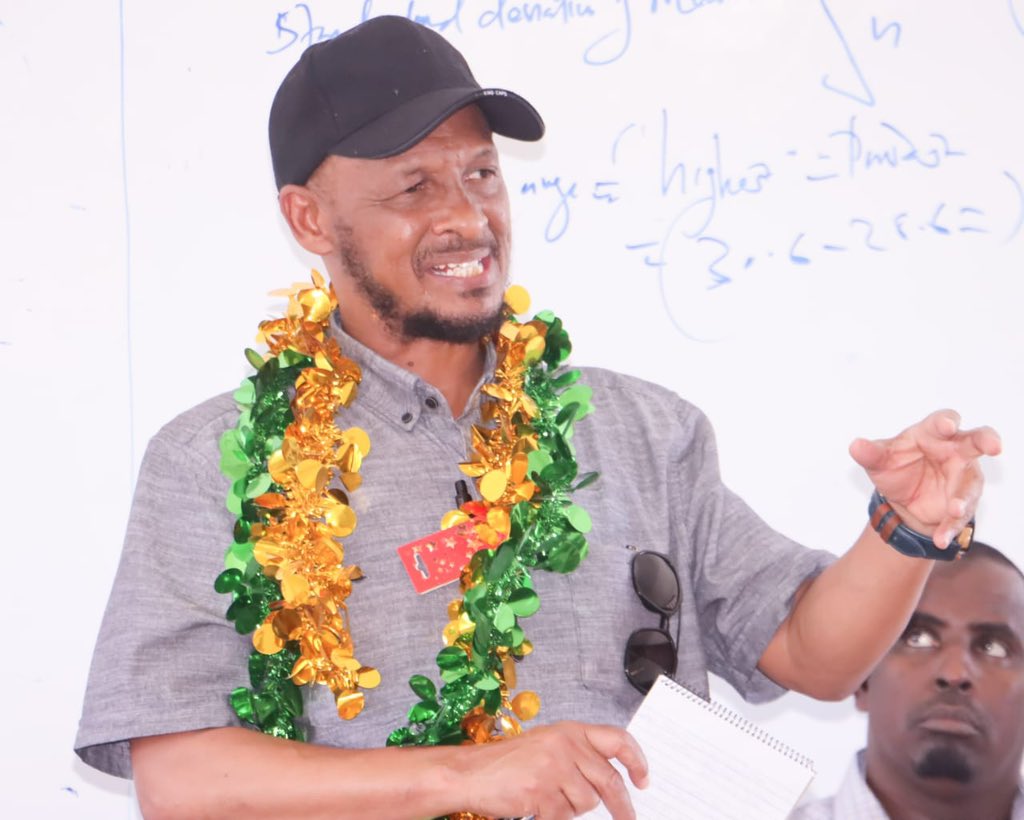 abduhar's tweet photo. I had the opportunity to meet with the Mandera South NG-CDF Teacher Scholarship beneficiaries today at Garisa University… The 125 students are the largest single block of students from one constituency studying at Garissa University… the scholarship programme will definitely play a pivotal role in the lives of many meritorious students from Mandera South Constituency. Other groups of students under the same programme are enrolled for Diploma Primary Teacher Training colleges in Mandera and Garissa TTCs…

Balaanteenu Waa Shaqo…